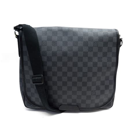 reconnaitre une vrai sacoche louis vuitton|sacoche Louis Vuitton homme.